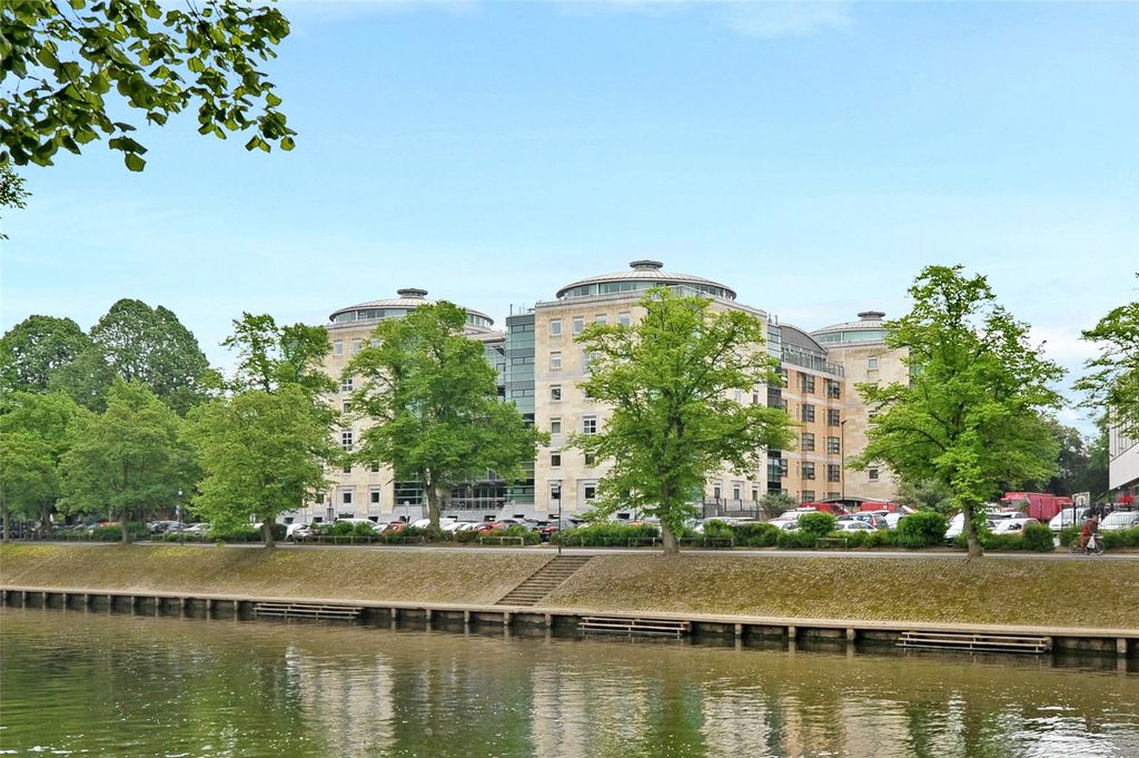 Property photo 1 of 16 Extermal