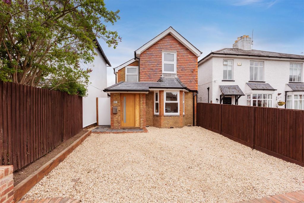 Property photo 1 of 14 11 Britwell Road-02.Jpg
