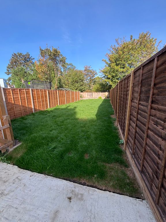 Property photo 2 of 12 Garden 