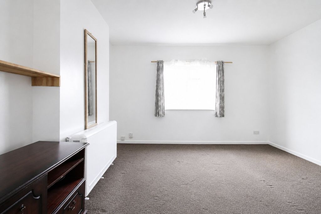Property photo 1 of 4