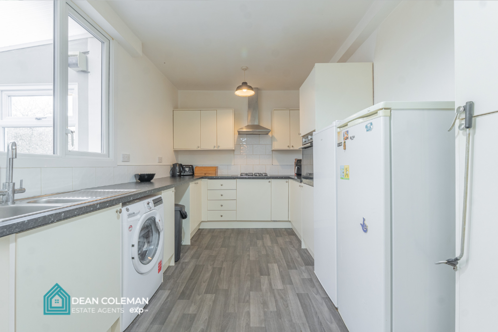 Property photo 2 of 23