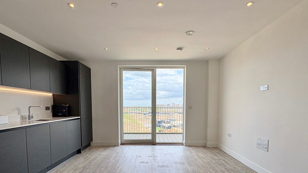 Property photo 1 of 12 Living Room