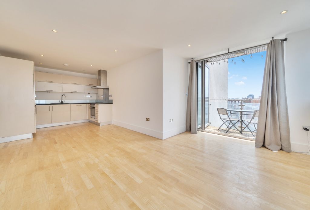 Property photo 2 of 13 1471066-1-6A1d848...