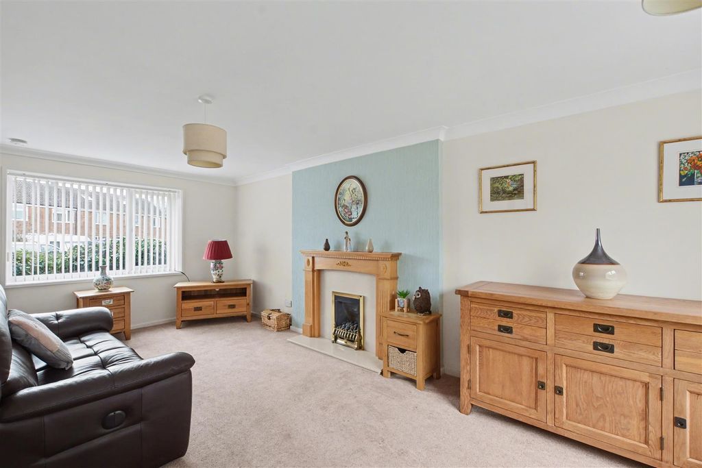 Property photo 2 of 20 Lounge Diner_3.Jpeg