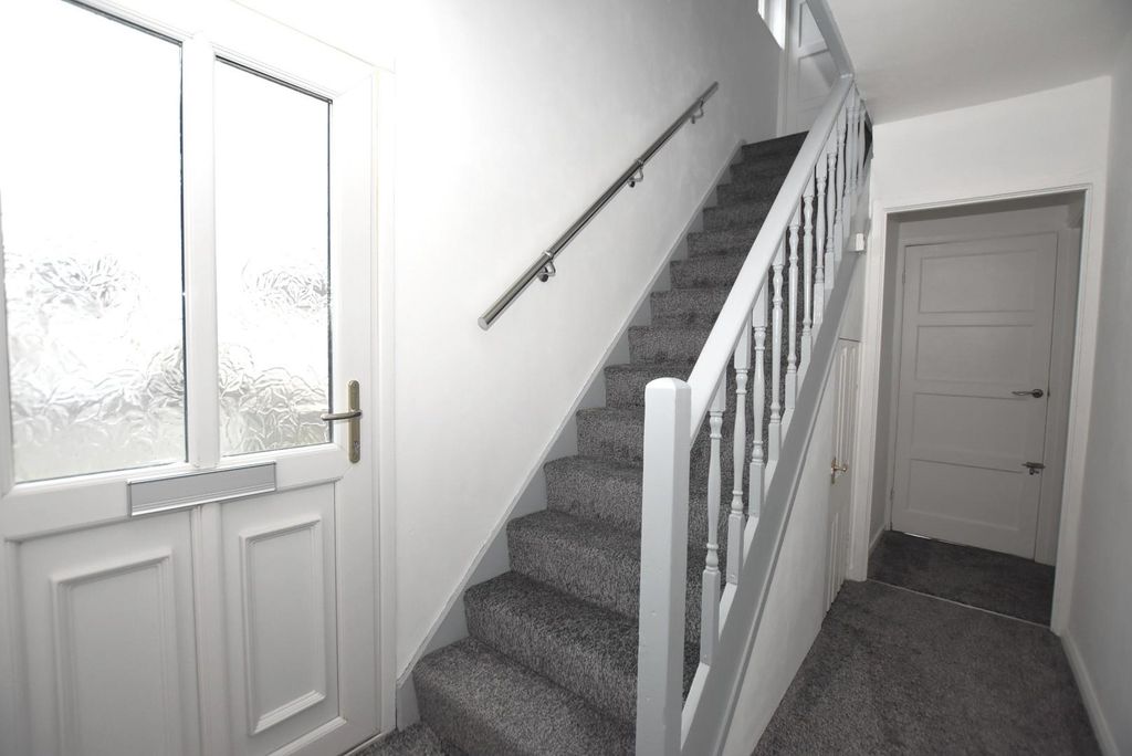 Property photo 2 of 16 Entrance.Jpg