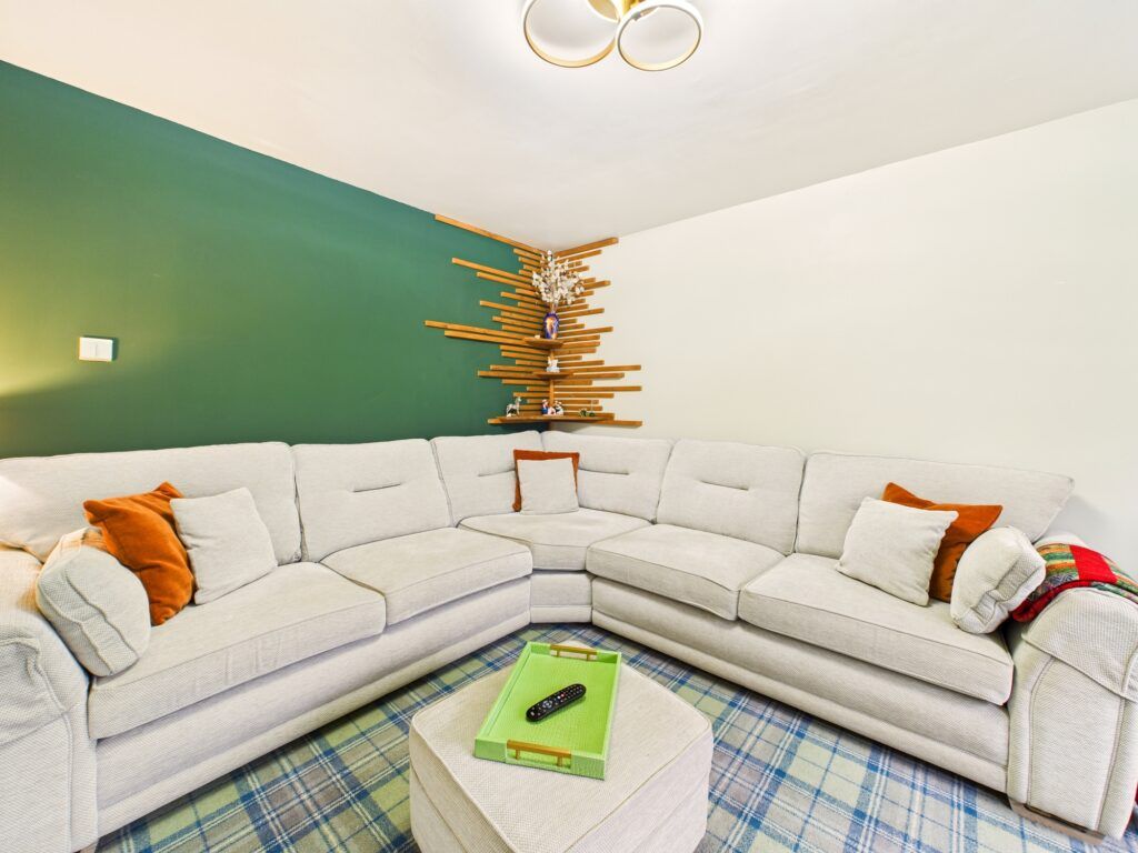 Property photo 3 of 31