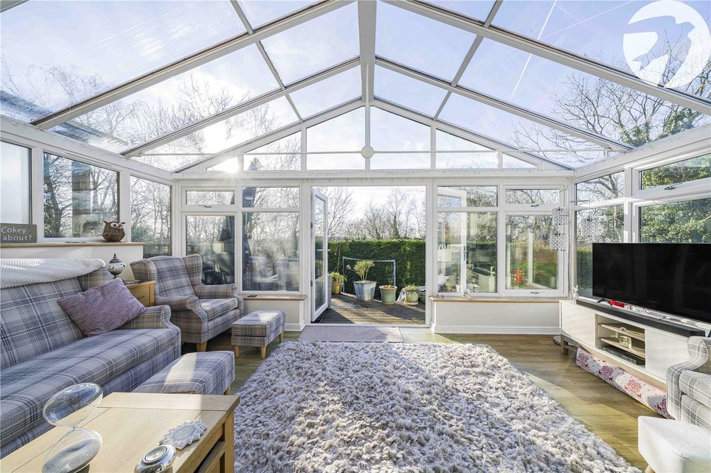 Property photo 3 of 46 Conservatory