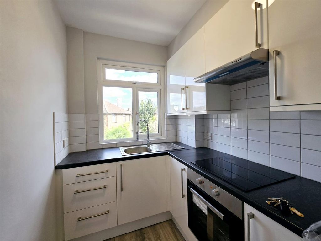 Property photo 3 of 11 53F36Fb4-ee17-450A-84Af-10F4A948F708.Jpeg