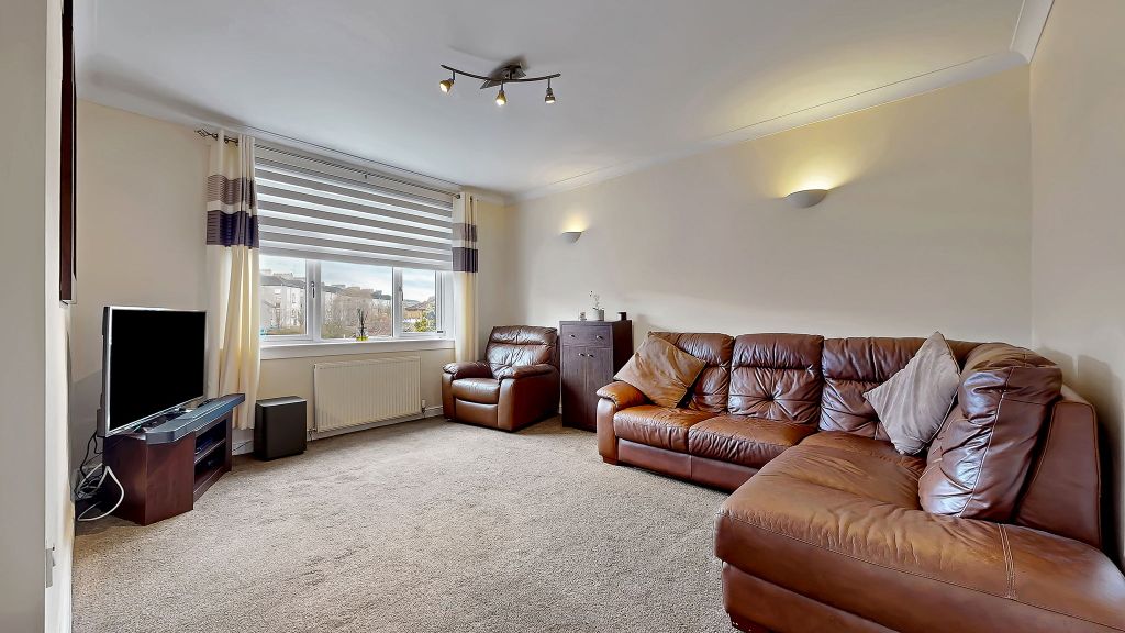 Property photo 2 of 19 12-Web-Or-Mls-271 Thornhill Road_5