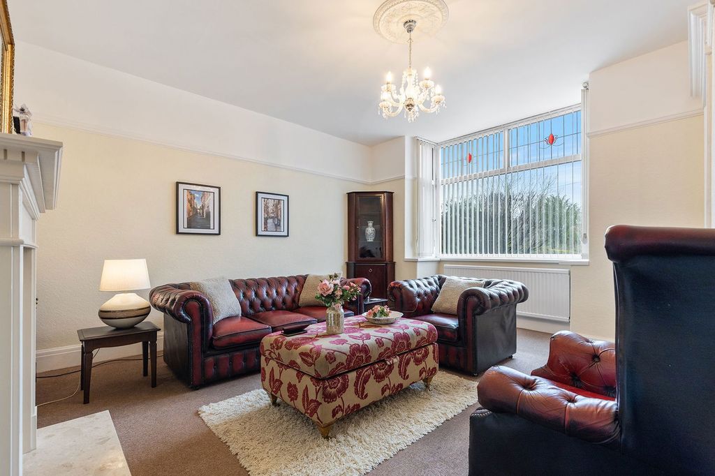 Property photo 2 of 23