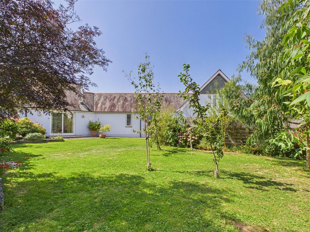 Property photo 1 of 19 Picture No. 01