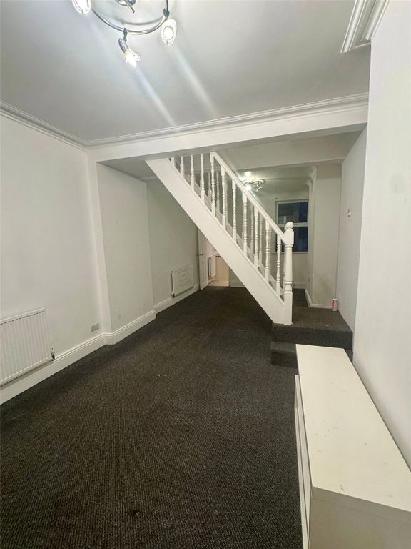 Property photo 2 of 10 Picture No. 12