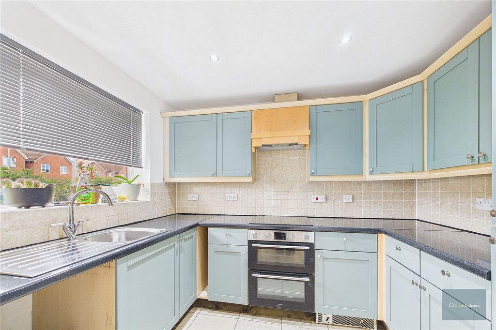 Property photo 2 of 11 Picture No. 16