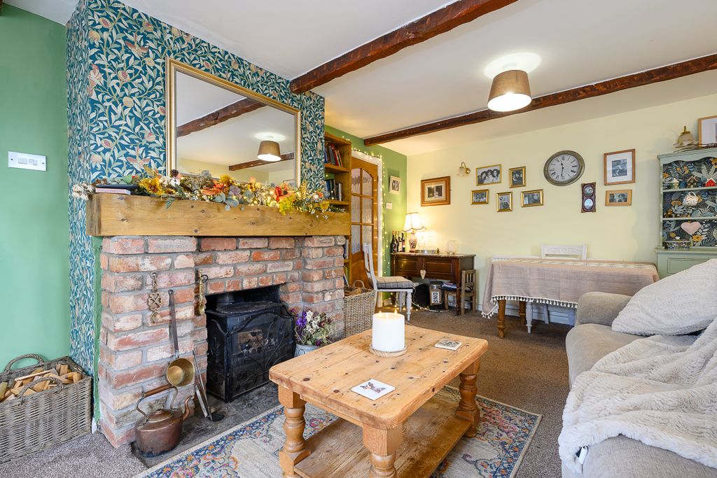 Property photo 3 of 16 Moorcroft-19