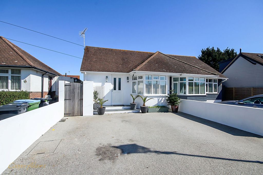 Property photo 1 of 11 Front