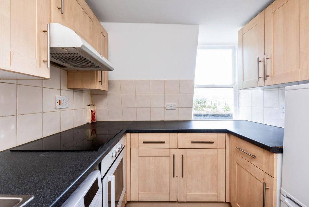 Property photo 3 of 11 Tff, 9 Albion Place, Bath, Ba1 3Ad-6.Jpg