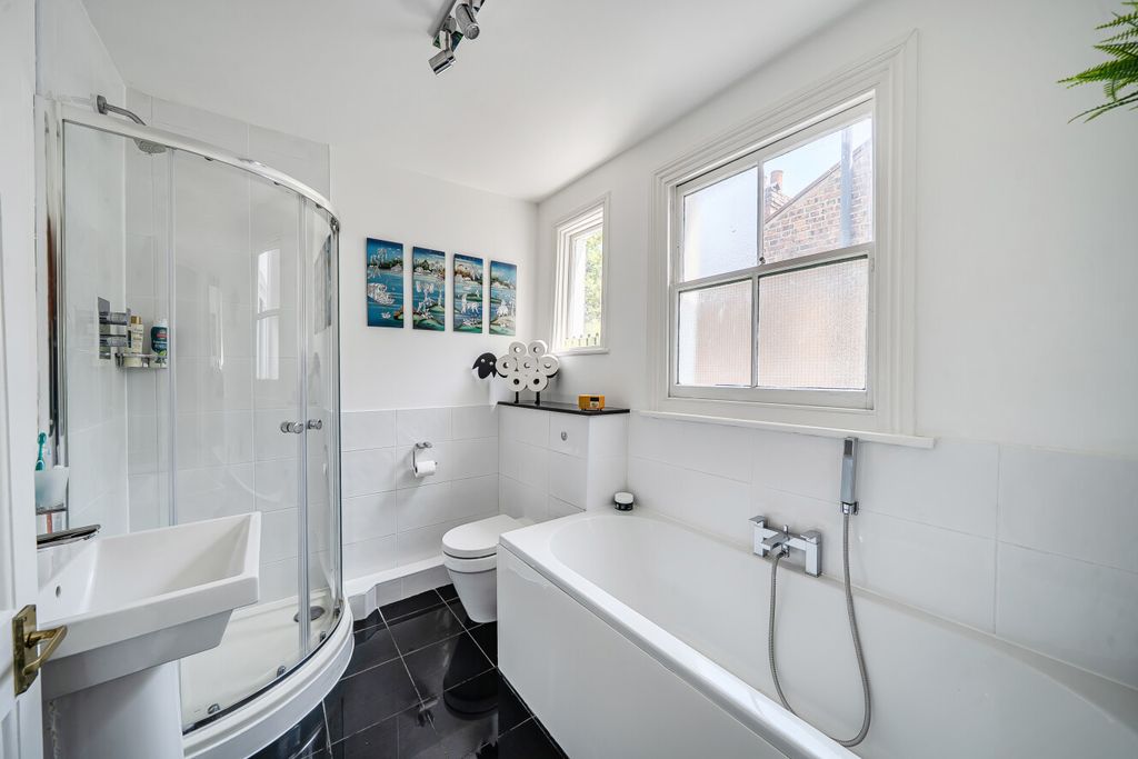 Property photo 3 of 22 1485747-15-6A47Bf...