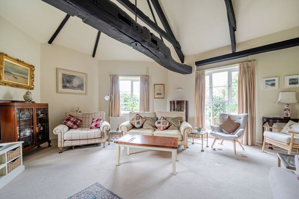 Property photo 3 of 21