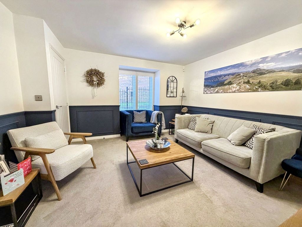 Property photo 2 of 21