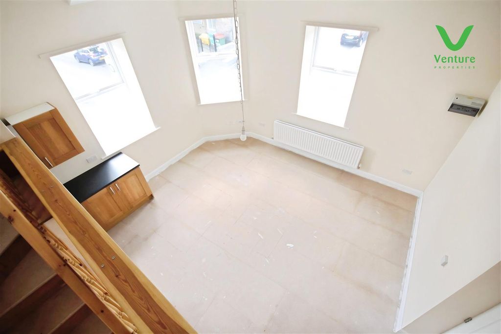 Property photo 3 of 6 c48Ea922-Photo2.Jpg