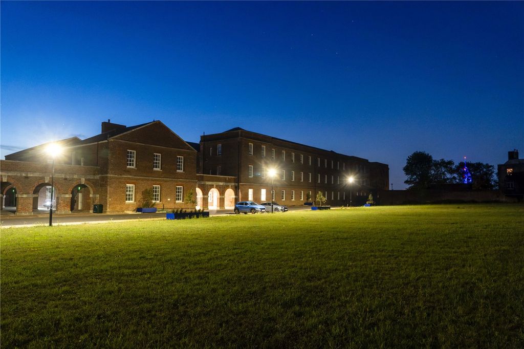 Property photo 2 of 9 Picture No. 11