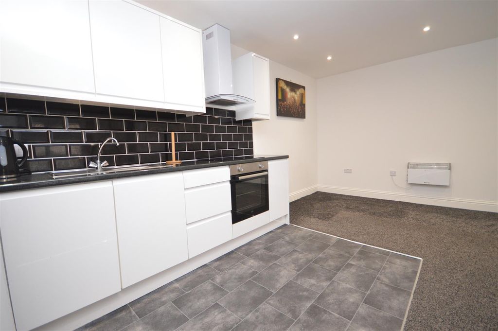 Property photo 3 of 8 Open Plan Living /Kitchen/Dining Area