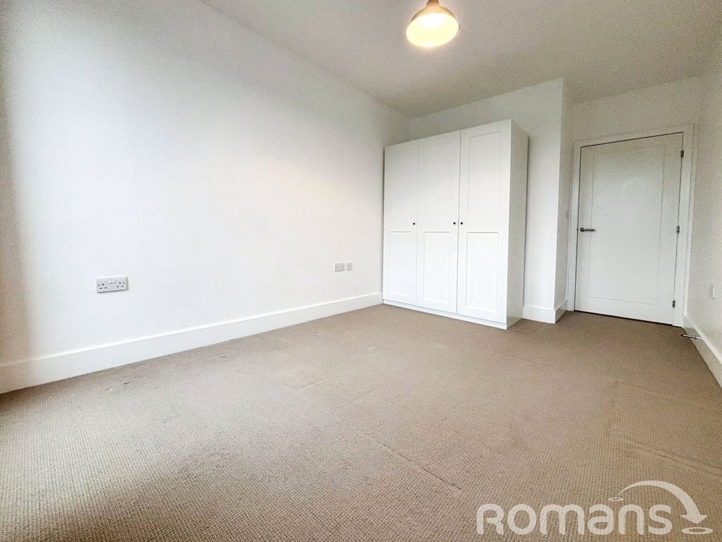 Property photo 3 of 8 Picture No. 18