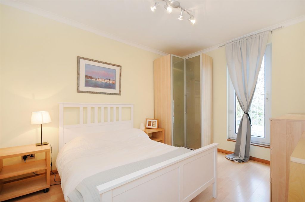 Property photo 2 of 4 Helliwell &amp; Co.