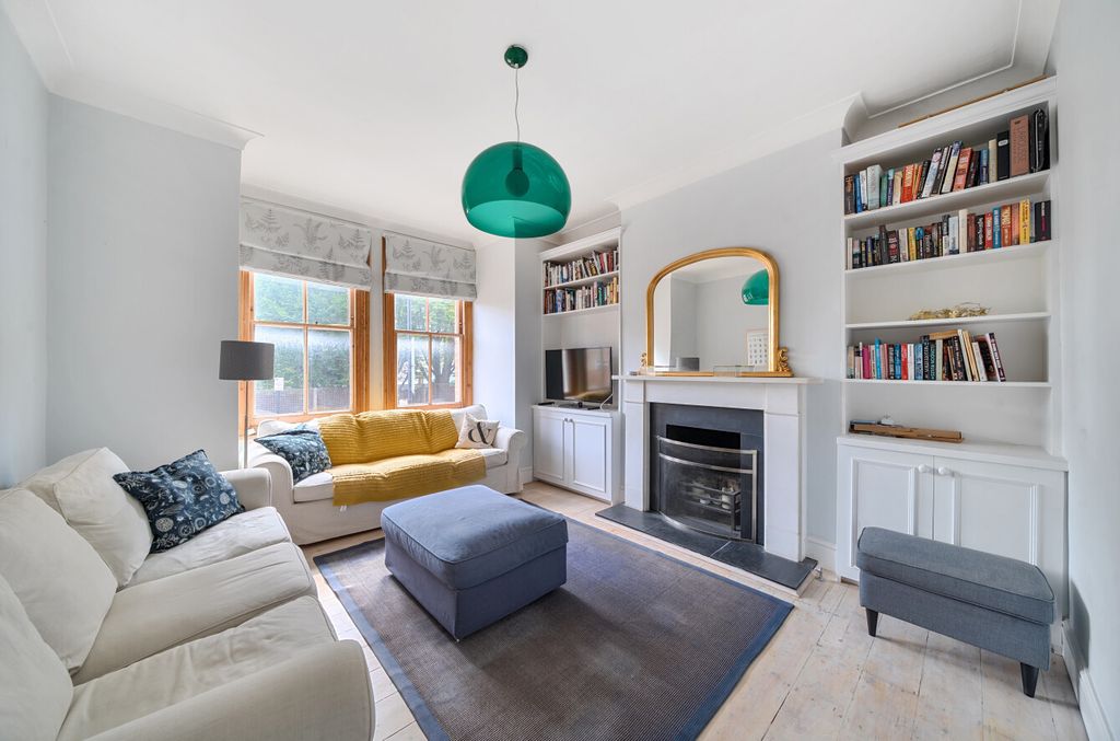 Property photo 1 of 17 1349653-16-68Bed2...