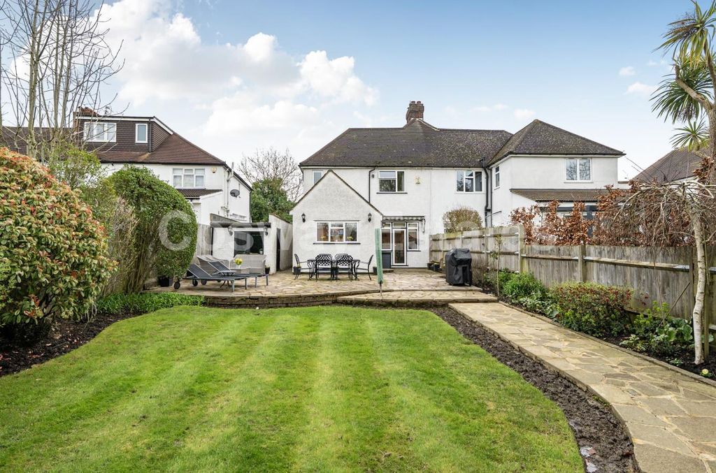 Property photo 2 of 13 8Ca63385-938F-4637-B624-E7A5Afbd29F3.Jpg