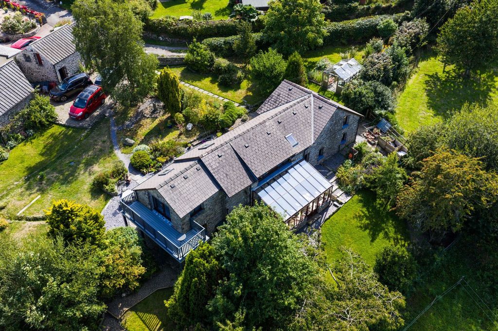 Property photo 2 of 34