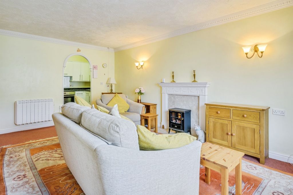 Property photo 2 of 17