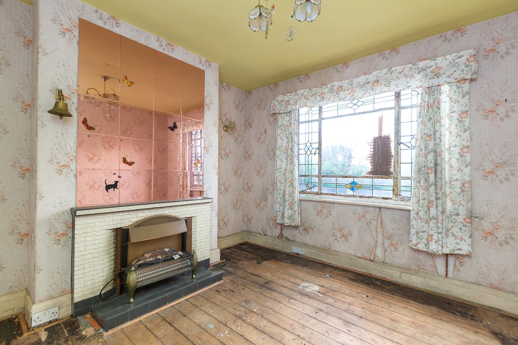 Property photo 2 of 20