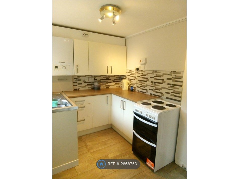 Property photo 2 of 8 Kitchen