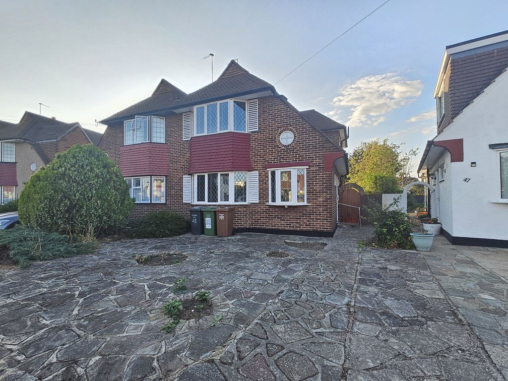 Property photo 2 of 17