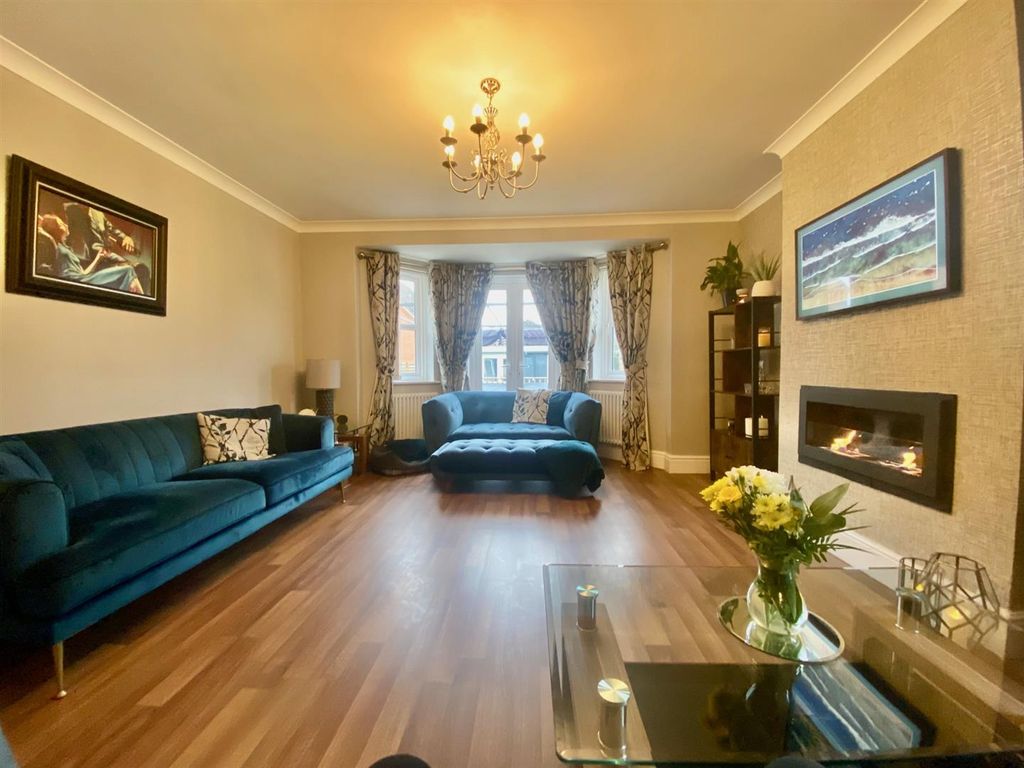 Property photo 3 of 40