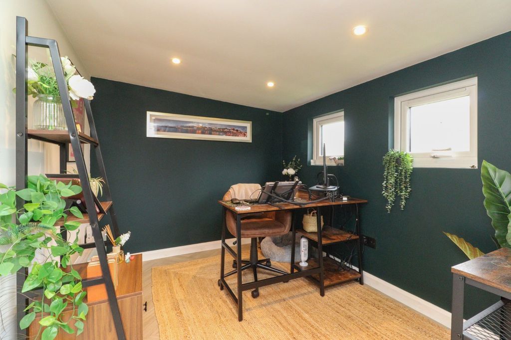 Property photo 3 of 15 Picture 3