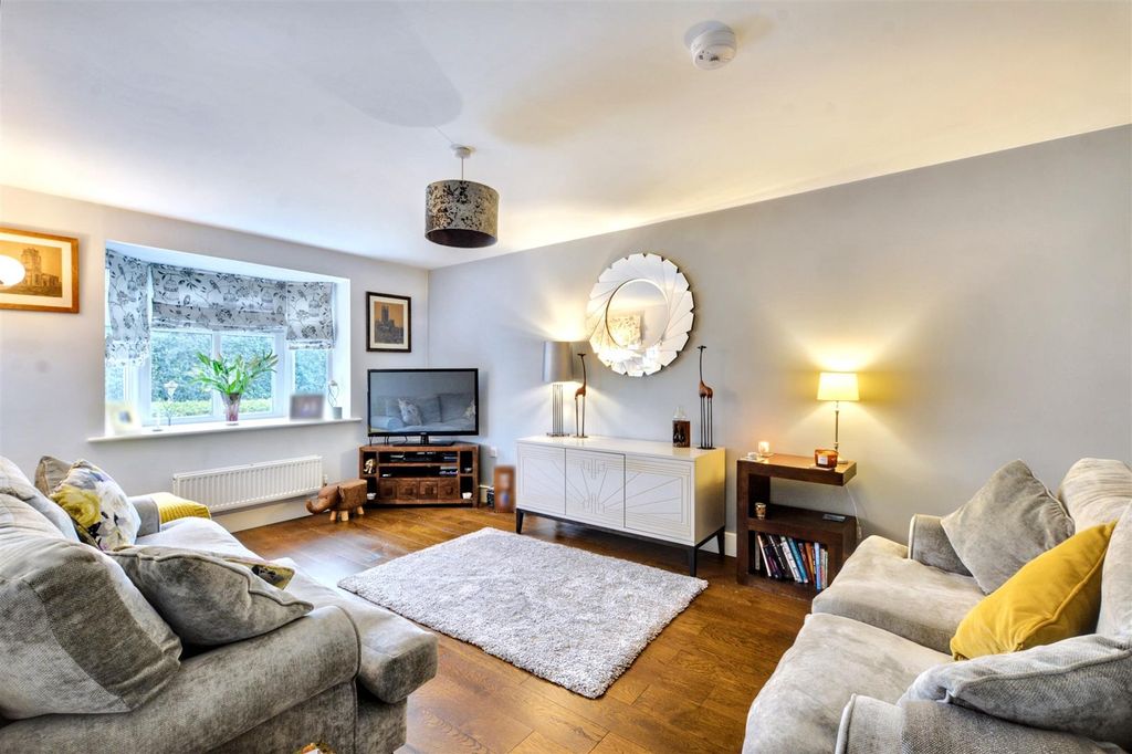 Property photo 2 of 23 Lounge/ Sitting Room