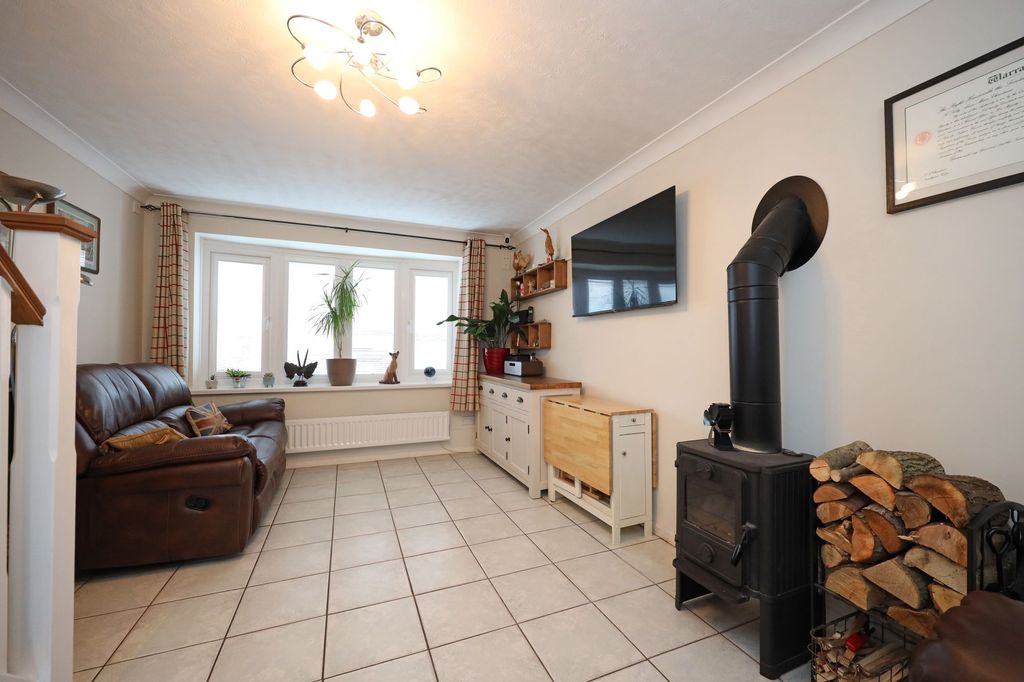 Property photo 3 of 19