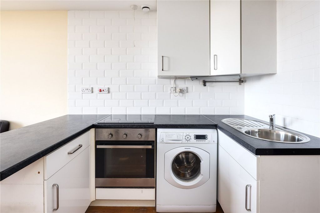 Property photo 3 of 15 Kitchen