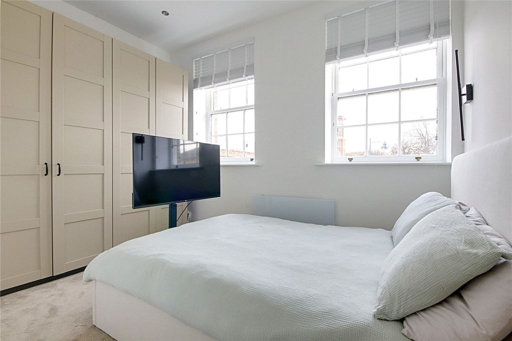 Property photo 3 of 17 Picture No. 05