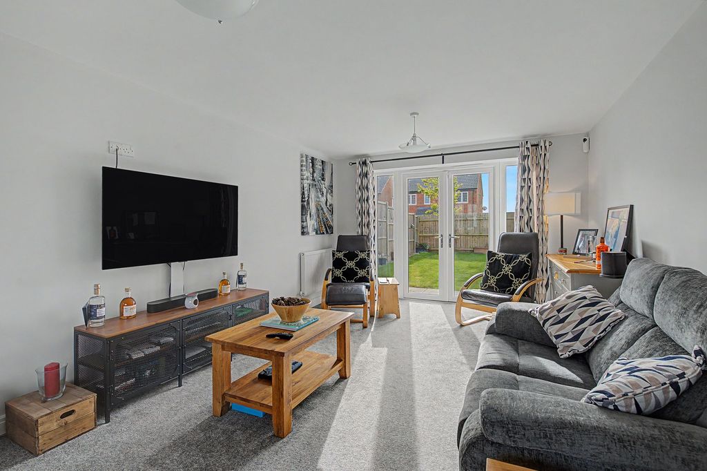 Property photo 2 of 26