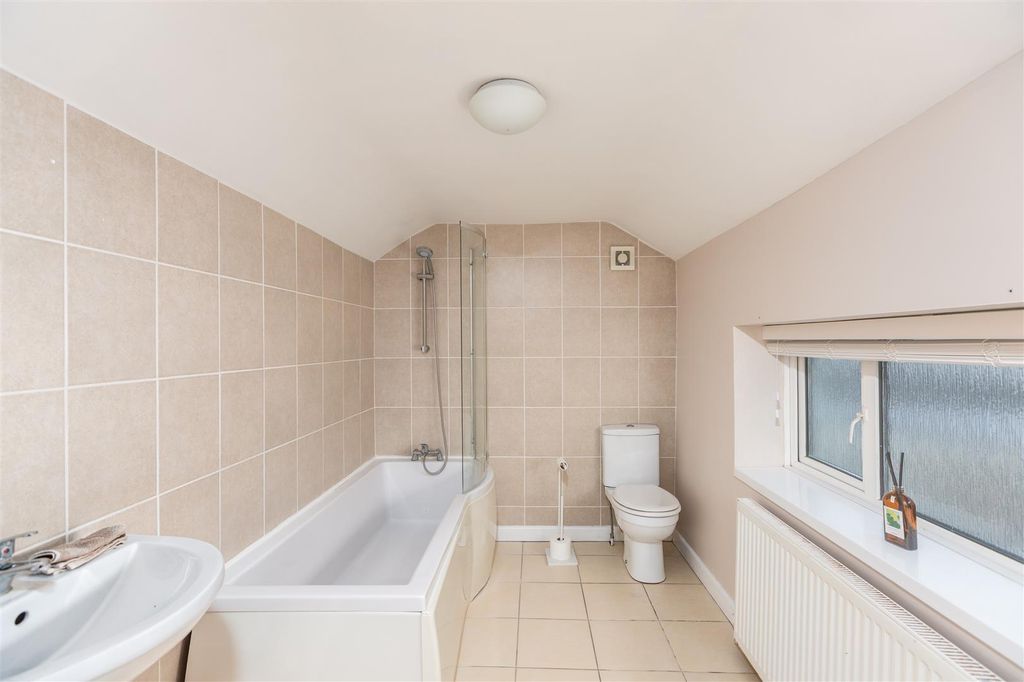 Property photo 3 of 22 Bathroom