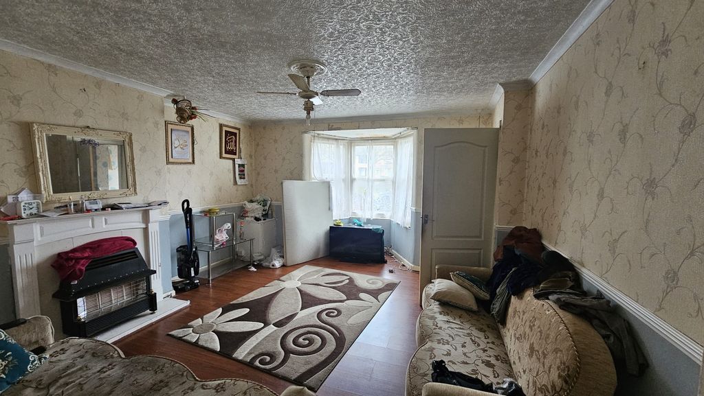 Property photo 2 of 4
