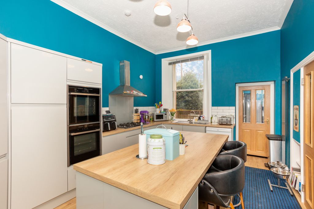 Property photo 3 of 54 Kitchen