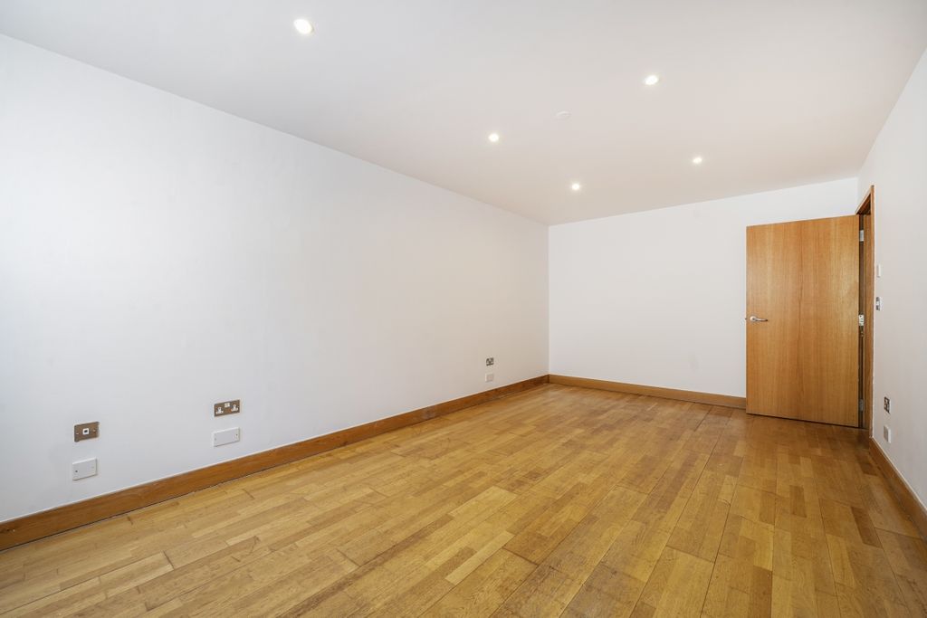 Property photo 3 of 6 1495139 (4)