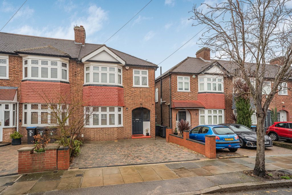 Property photo 3 of 31