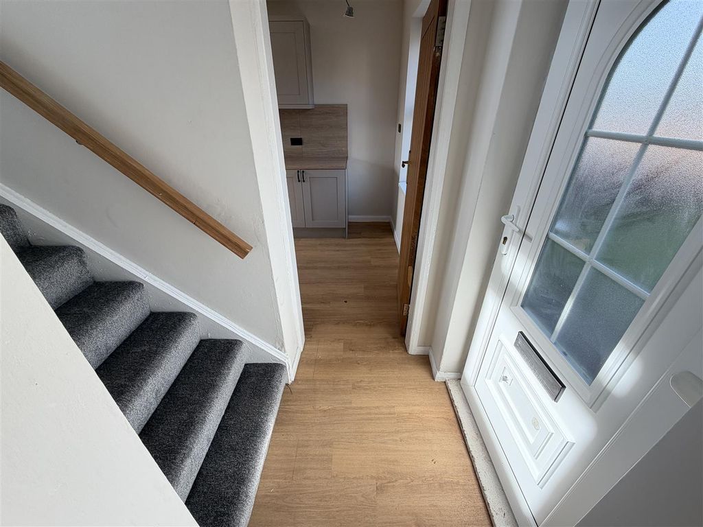 Property photo 2 of 16 Entrance