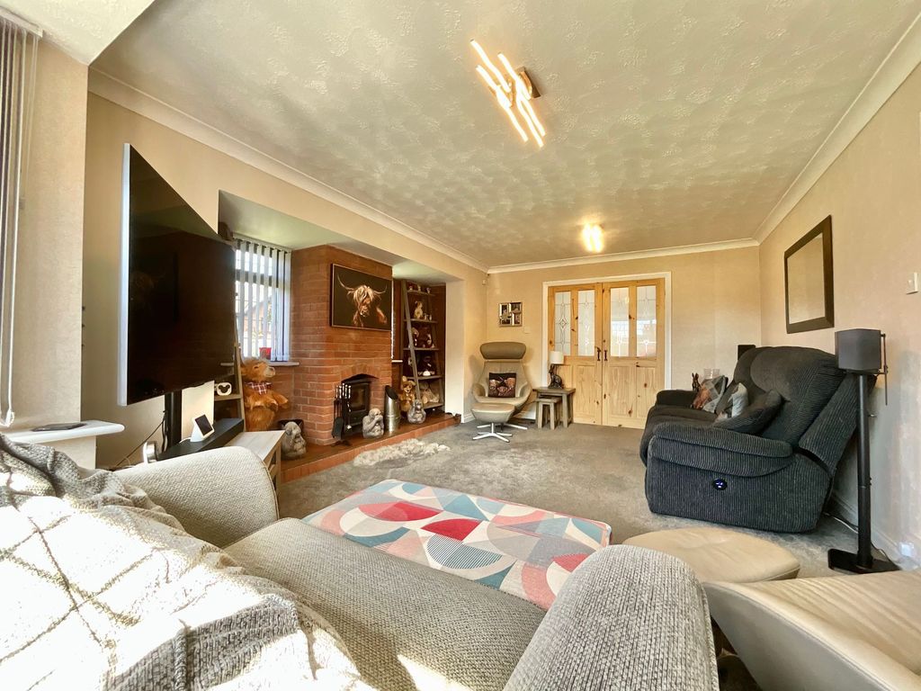 Property photo 2 of 26