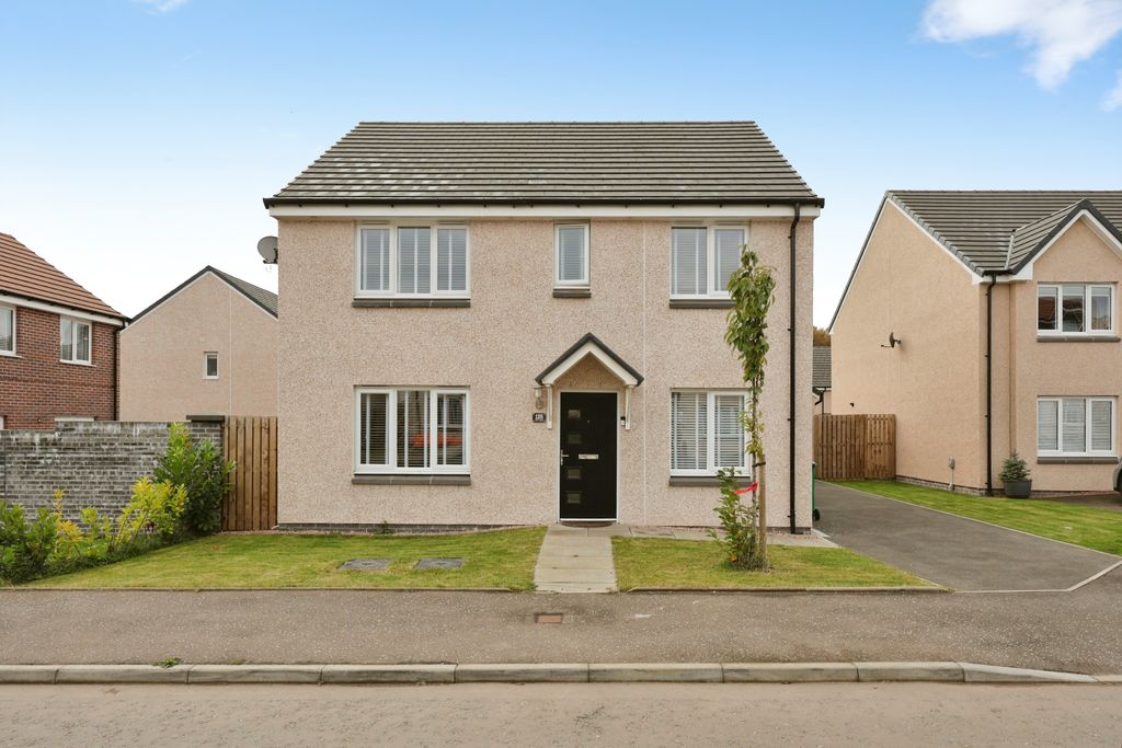 Property photo 1 of 28